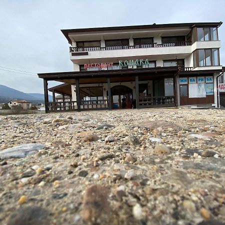 Семеен Хотел Конака Assenowgrad Exterior foto